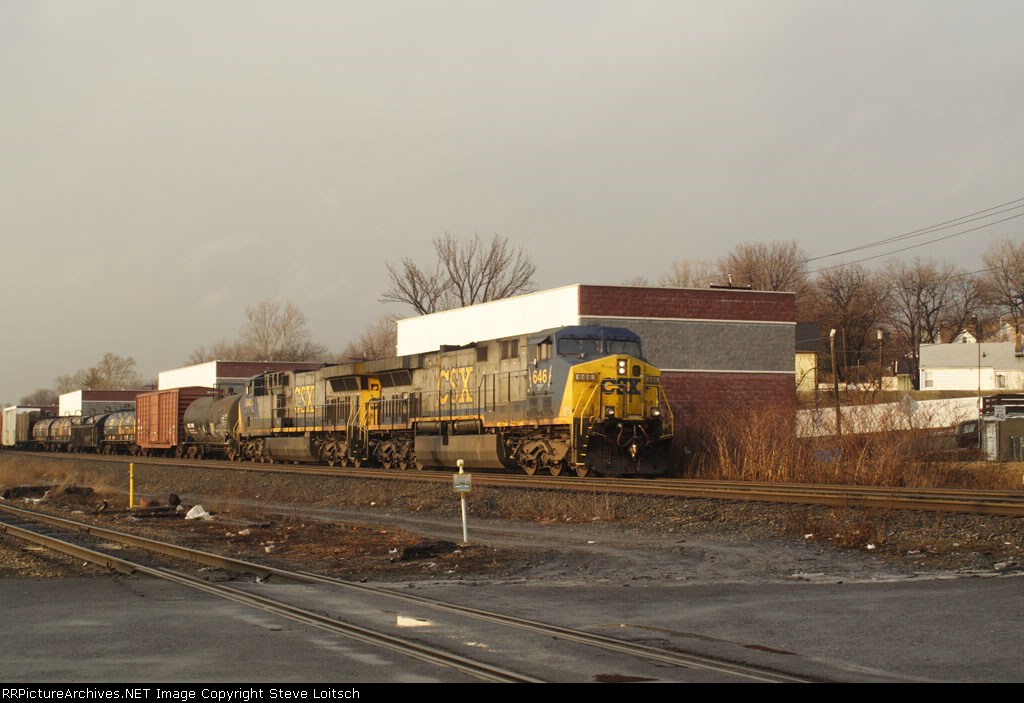CSX 646 eastbound at Mt Venon St crossing